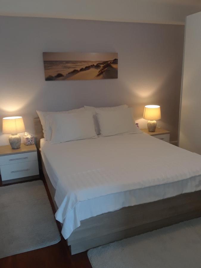 New Kosljun Apartment Short Walk To Beach Buitenkant foto