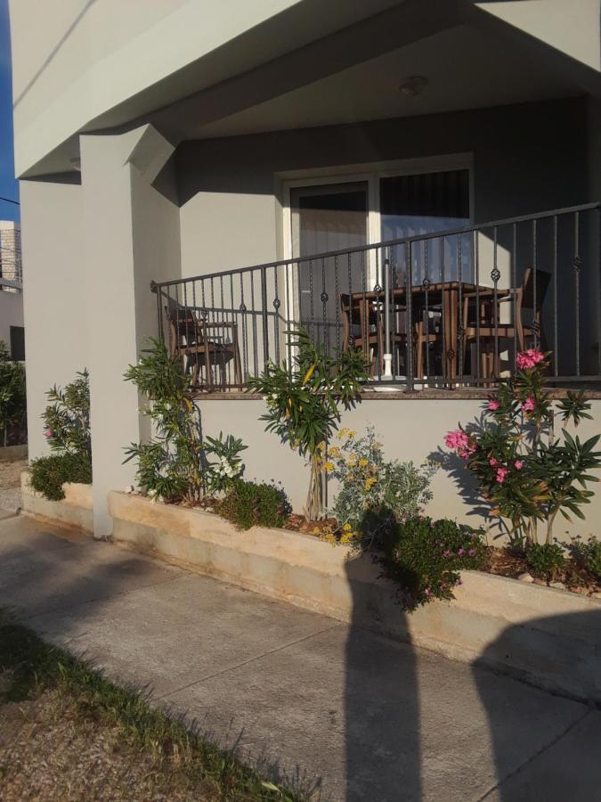 New Kosljun Apartment Short Walk To Beach Buitenkant foto